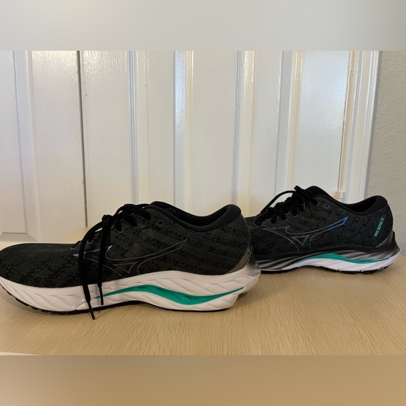 NWT Mizuno Men’s Wave Inspire 19 Sneaker 11.5 - Picture 3 of 8